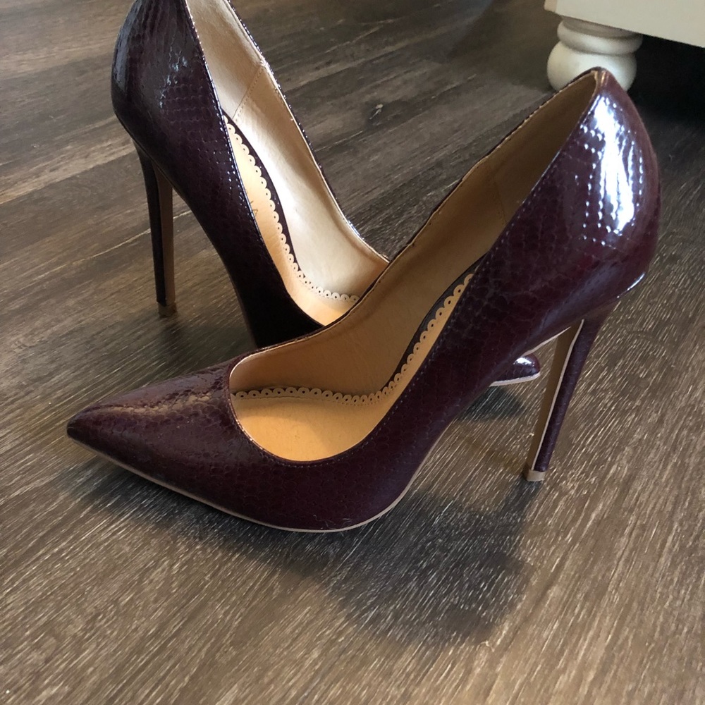 Heels - Picture 3 of 4